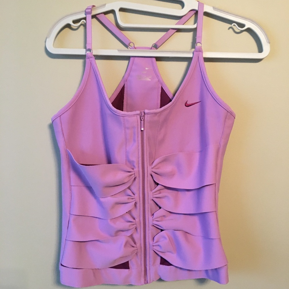 Nike top